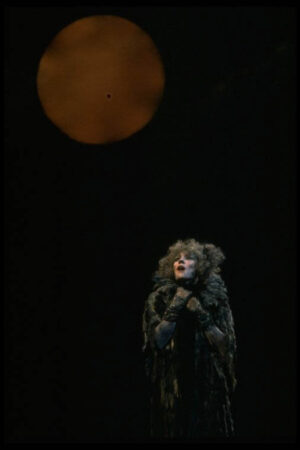 Cats_broadway_production_photo_1982_betty buckley_hr