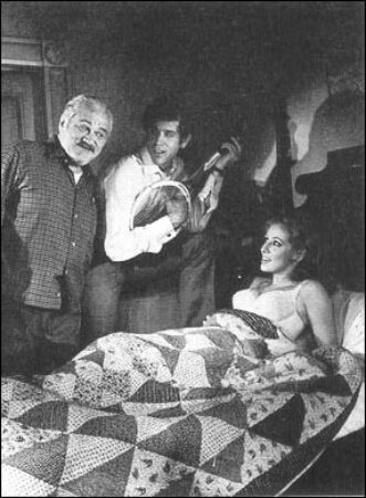 Jack Kruschen, Tony Roberts and Betty Buckley in London's <i>Promises, promises</i>“SRC =” https://assets.playbill.com/editorial/_embeddedgallerysSize/b9d62a6ec9360855494d06e1cec6da97-promises6.jpg “></p><figcaption>
<div>
<p>Jack Kruschen, Tony Roberts and Betty Buckley in London <i>Promises, promises</i></p>
</div>
</figcaption></figure>
</div>
<div data-slide-count=