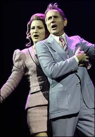 Ana Gasteyer and Jim Dale in <i>The threepenny opera</i>. “SRC =” https://assets.playbill.com/editorial/_embeddedgalleryesize/d30e0420d5389aad7cbc9fdcb0358482 –repenny1_1146752470.jpg “></p><figcaption>
<div>
<p>2006 Revival: 77 performances</p>
<p>Photo by Joan Marcus</p>
</div>
</figcaption></figure>
</div>
<div data-slide-count=
