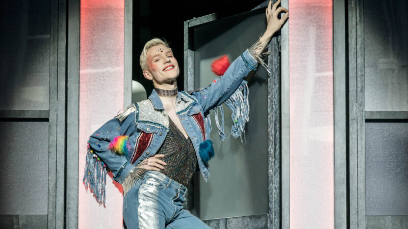Everybody's_taling_about_jamie_apollo_theatre_John McCrea_hr