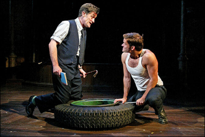 Steven Pasquale with Roger Rees in <i>A man of no interest</i> In the Mitzi E. Newhouse Theater “SRC =” https://assets.playbill.com/editorial/_embeddedgallerysize/f16dcd8e5a1c79027f696f8b4e6dfe07 ​​-pasq -imp.jpg “></p><figcaption>
<div>
<p>Steven Pasquale with Roger Rees in <i>A man of no interest</i> In the Mitzi E. Newhouse Theater</p>
</div>
</figcaption></figure>
</div>
<div data-slide-count=
