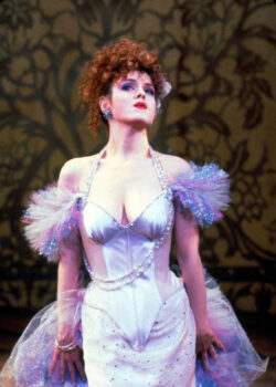 //assets.playbill.com/editorial/bfac35a801b8d4916b1fe4001b9a4e40-into-the-woods-broadway-production-photo-1987-bernadette-peters-hr.jpg