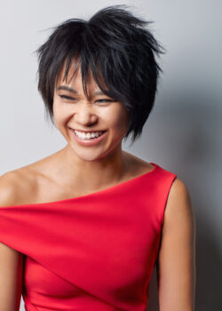 //assets.playbill.com/editorial/d01d95261b39a0d03d7381379ca18d7f-yujawang-hr1.jpg