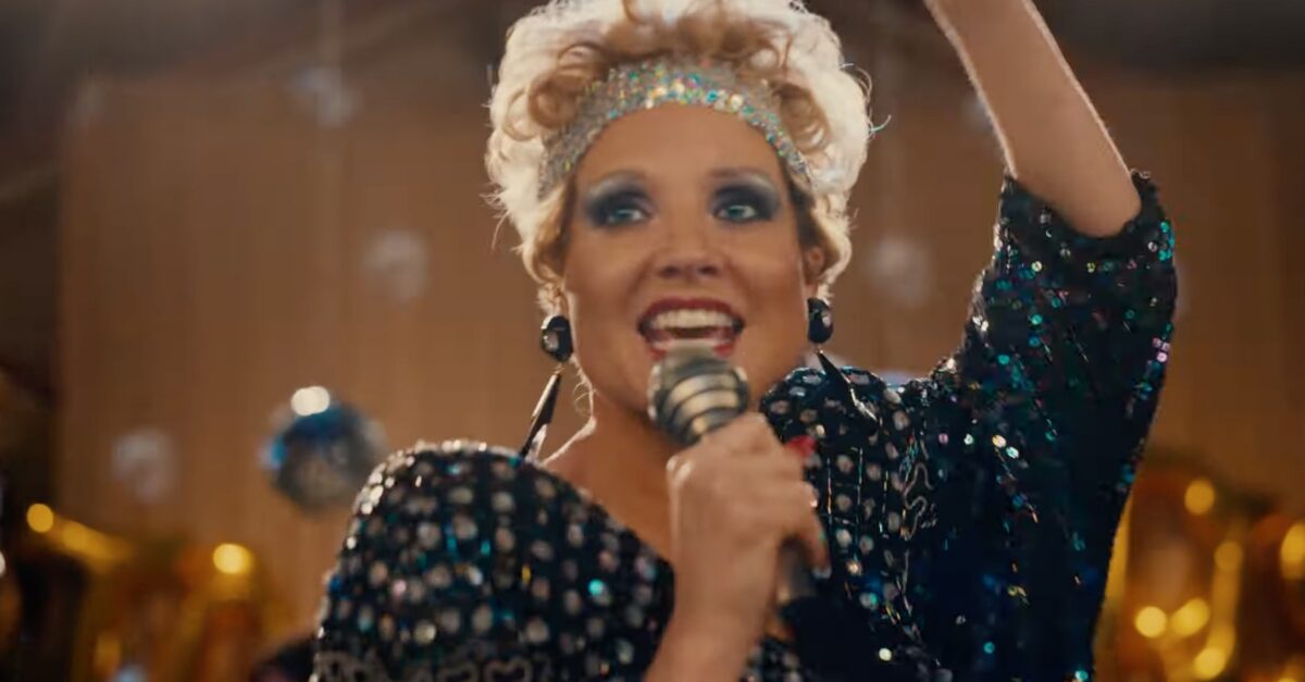 Does Jessica Chastain Sing In The Eyes Of Tammy Faye