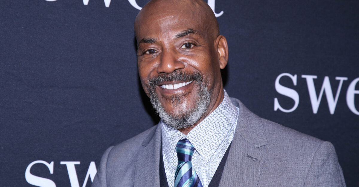 John Earl Jelks Completes Cast for Broadway's Birthday Candles Playbill