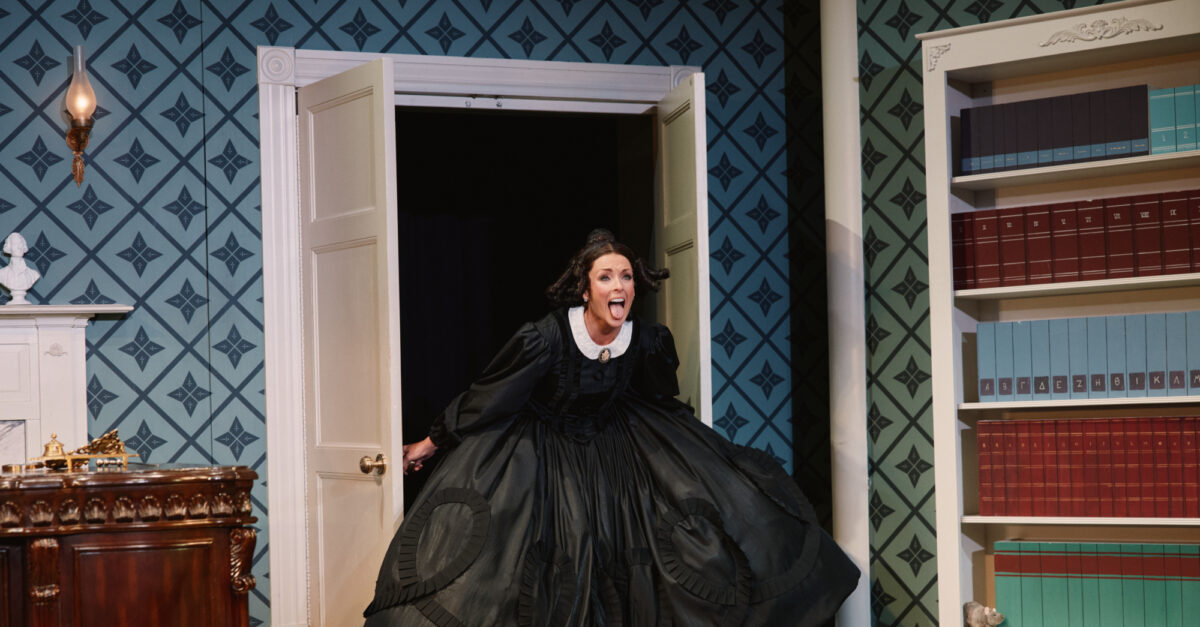 Jane Krakowski to Star in West End Transfer of Oh, Mary!