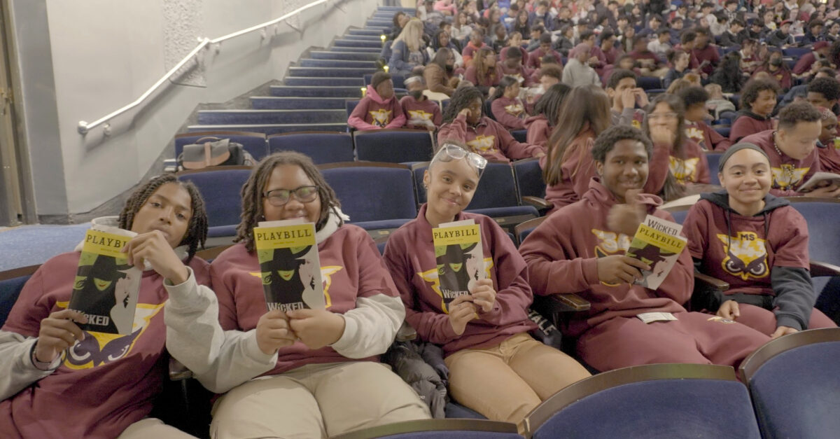 At Wicked, 150 Bronx Students Experience Broadway for the First Time ...