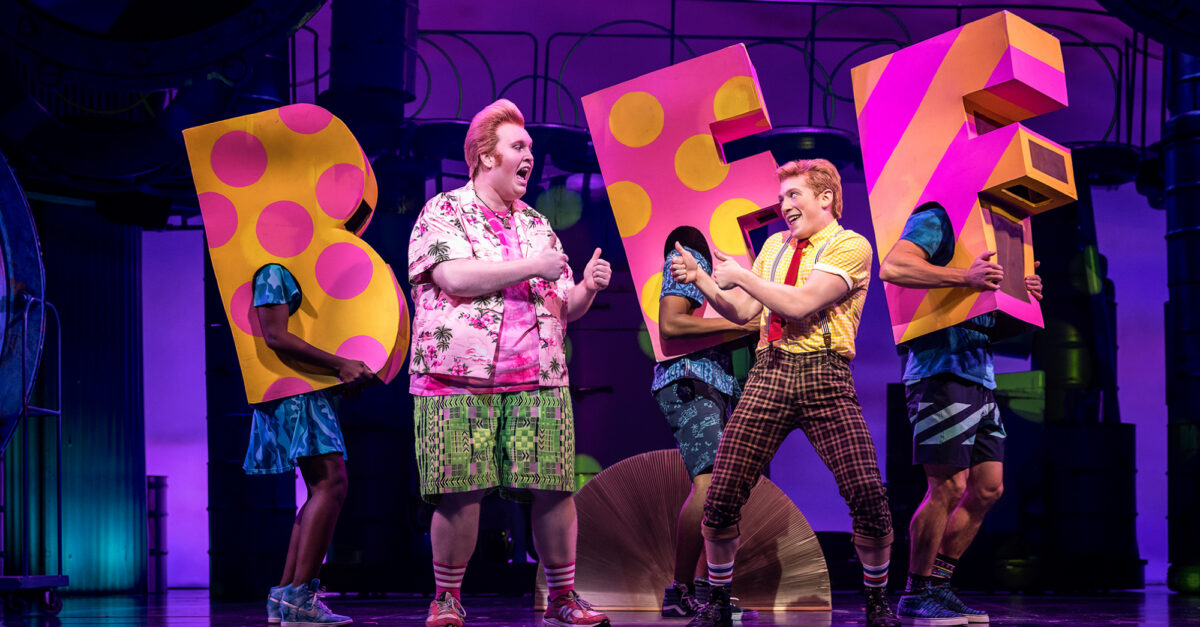 www.playbill.com