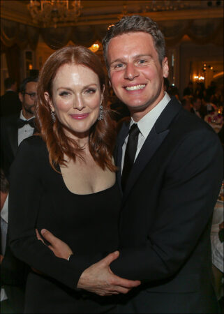 Julianne Moore and Jonathan Groff