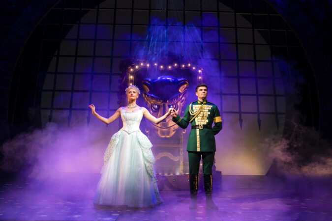 Wicked_London_Production_Photo_2018_Sophie Evans_David Witts_HR