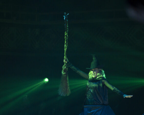 Dancing With The Stars Wicked Night 2025 Elaine Hendrix HR