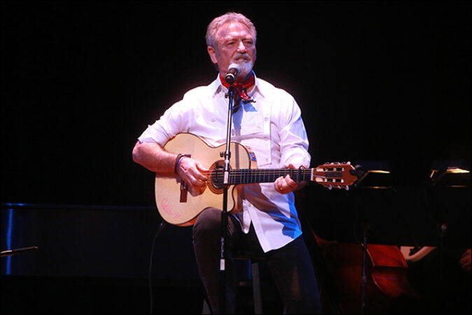 Larry Gatlin - "Look Around"