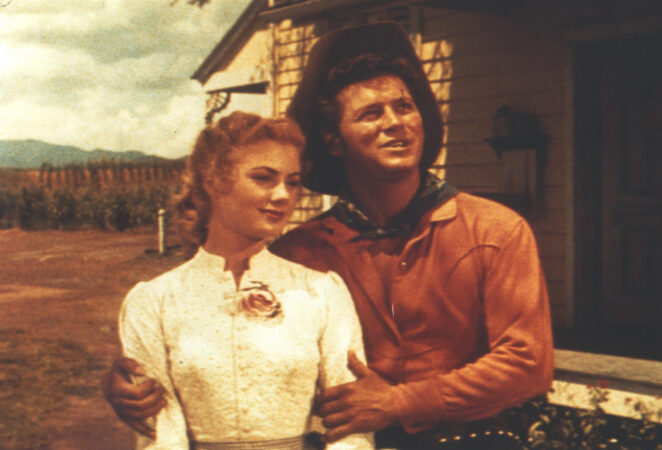Oklahoma!_Film_1955_Production Photos_Shirley Jones and Gordon MacRae_HR