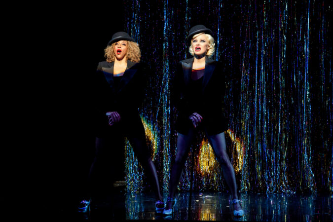 Chicago_Broadway_Production Photos_2022_Lana Gordon and Pamela Anderson_HR
