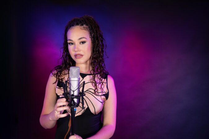 Hadestown_Broadway_Flowers_2023_Solea Pfeiffer_HR