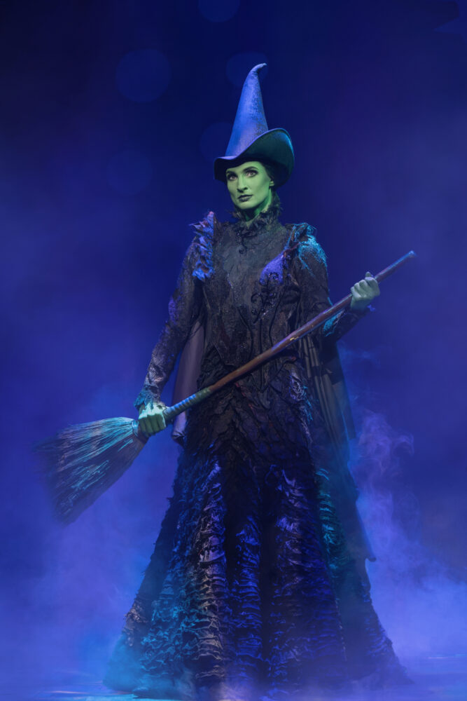 Watch Current Wicked Stars Emma Flynn and Keri René Fuller Perform 'For ...