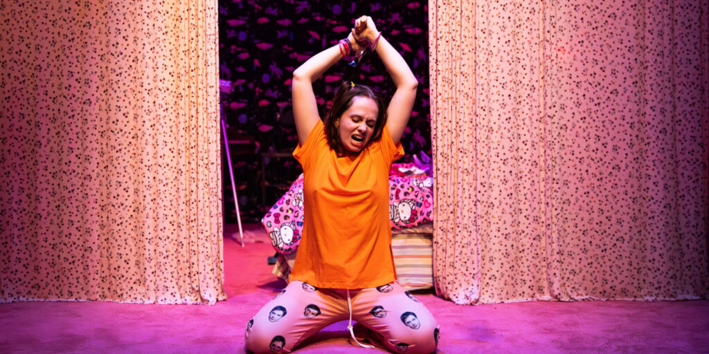 Get a 1st Look at Off-Broadway's Y2K Comedy for Fan Fiction Lovers I'm Gonna Marry You Tobey Maguire - Vimarsana News