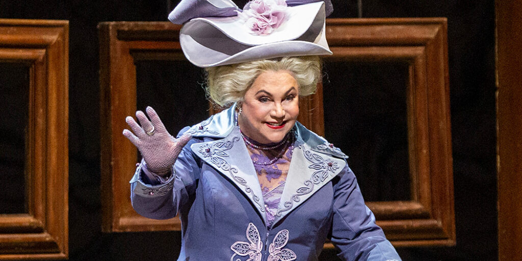 Kathleen Turner, A Graduada