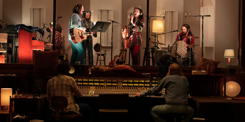 Reviews: What Do The Critics Think of Stereophonic on Broadway? - Vimarsana News
