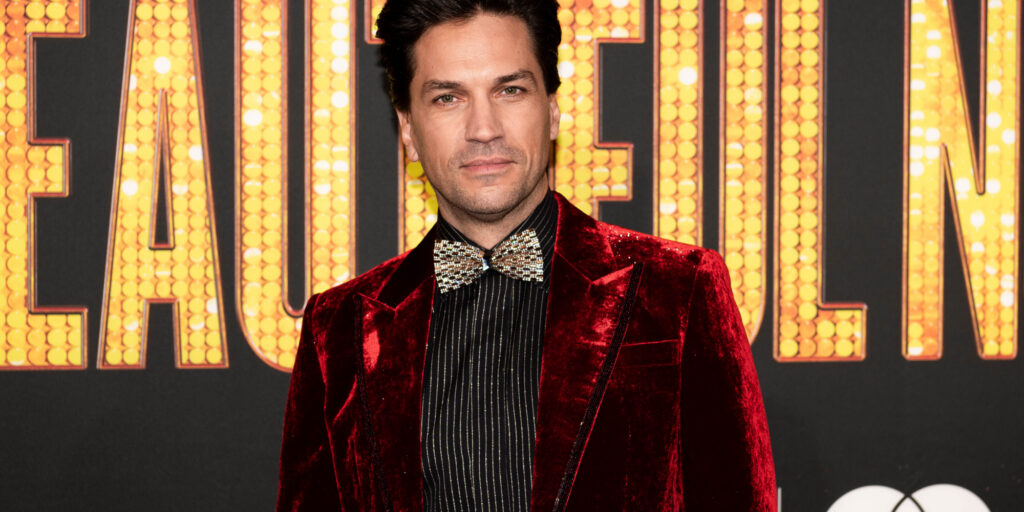 Will Swenson Sets Final Performance Date for A Beautiful Noise, The Neil Diamond Musical - Vimarsana News