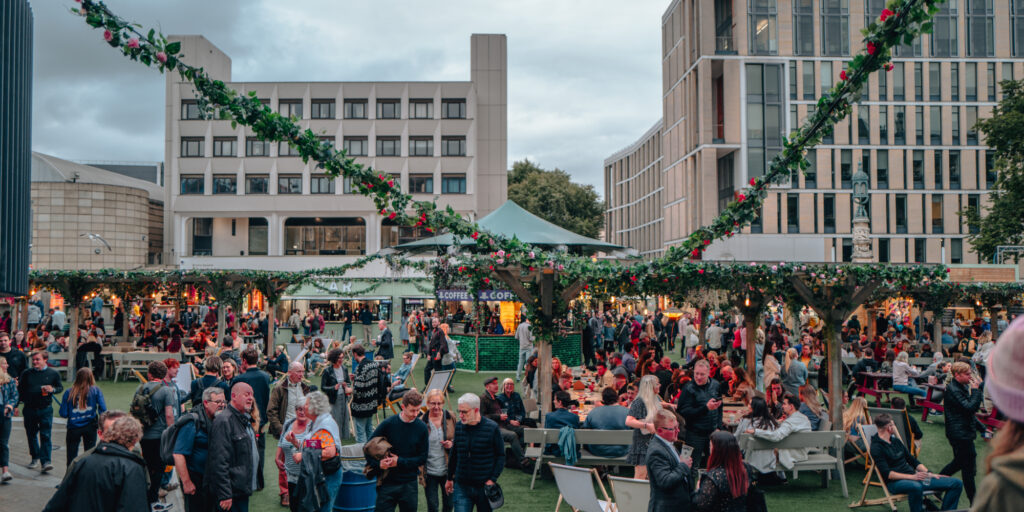 Where to Get a Drink During the Edinburgh Festival Fringe - Vimarsana News
