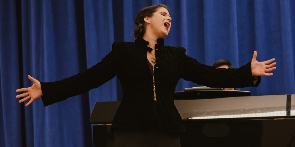 Stephanie J. Block Offers Solo Concerts in London October 29 - Vimarsana News