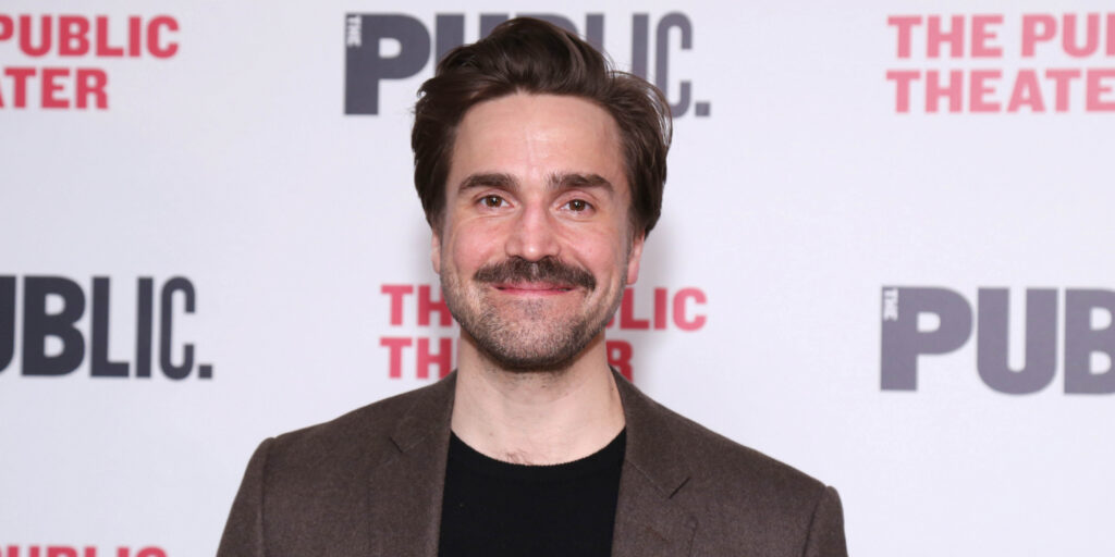 Sean Daniels' The White Chip Will Return Off-Broadway in 2024 Starring Joe Tapper - Vimarsana News