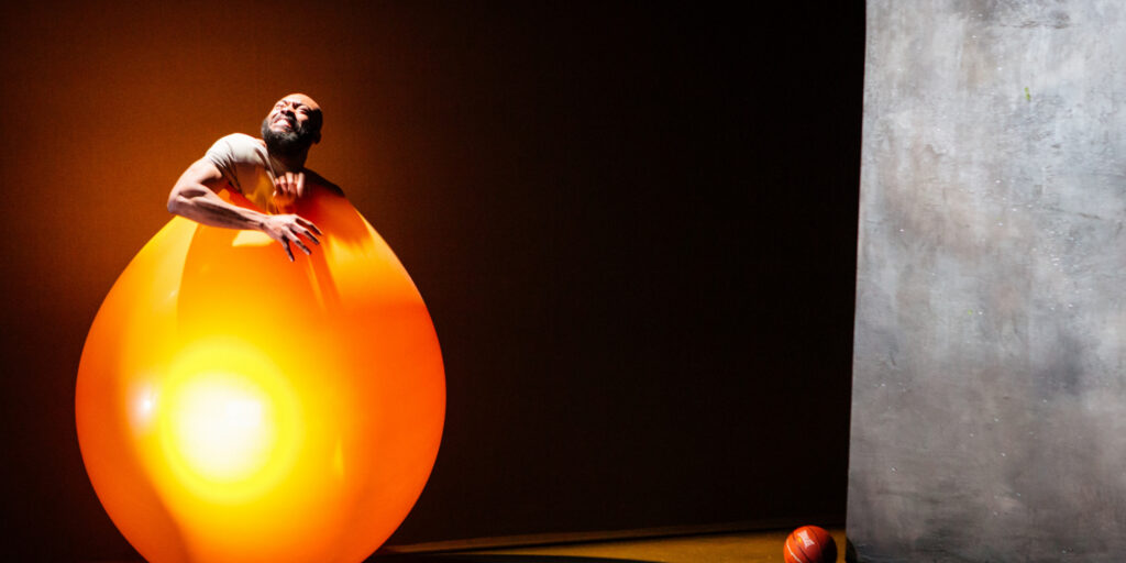 See Arinzé Kene Explore Art and Gentrification in Photos of Misty - Vimarsana News