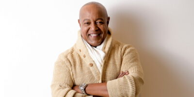 Titaníque Musical Honors Peabo Bryson After His Passing