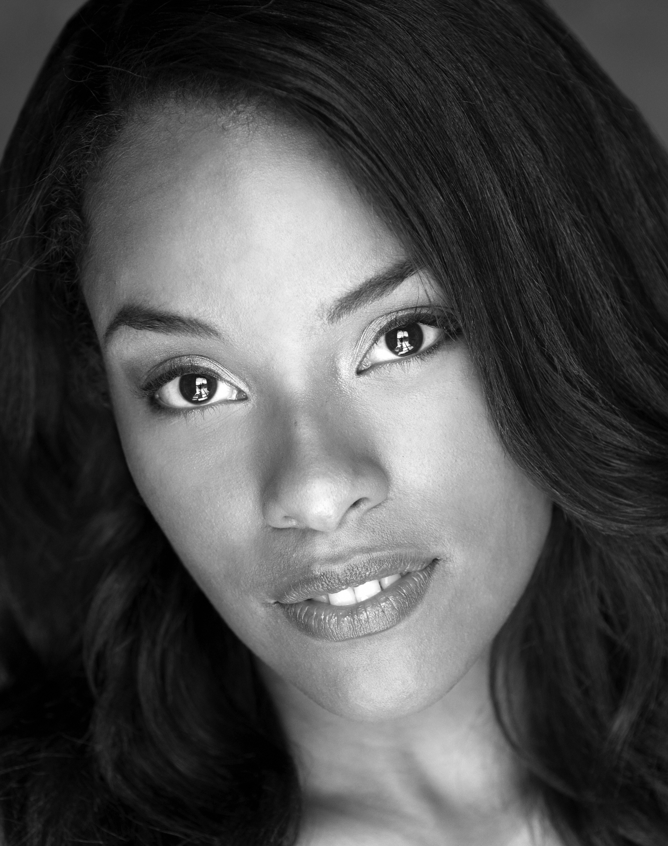 Anna Uzele (Performer)