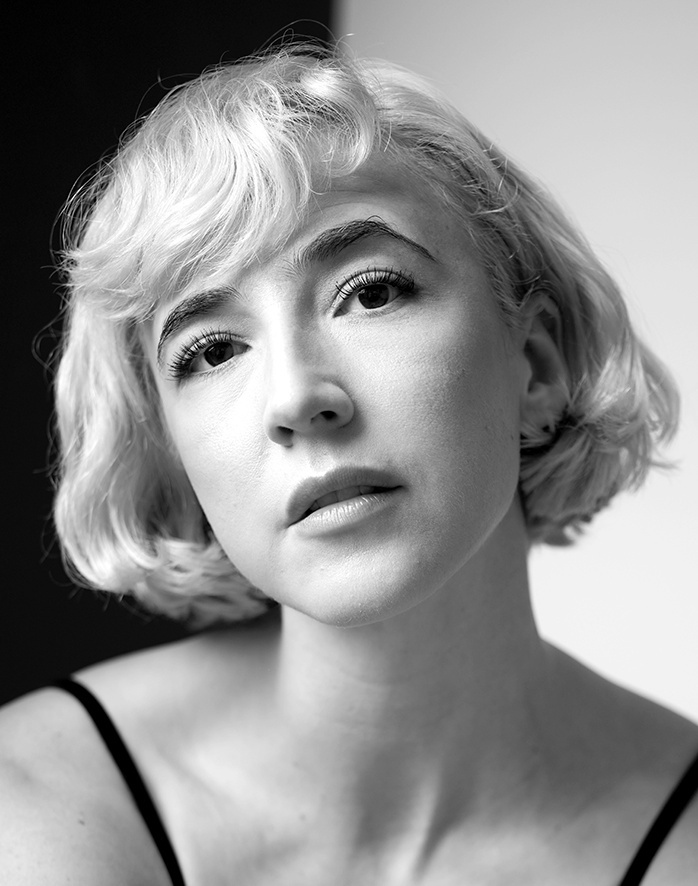 Julia Knitel (Performer)