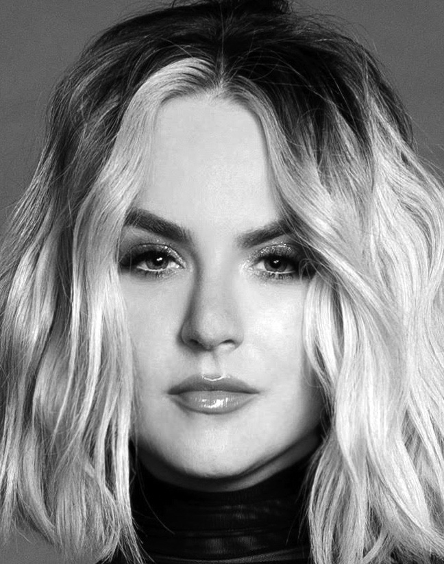 Joanna “JoJo” Levesque (Performer)