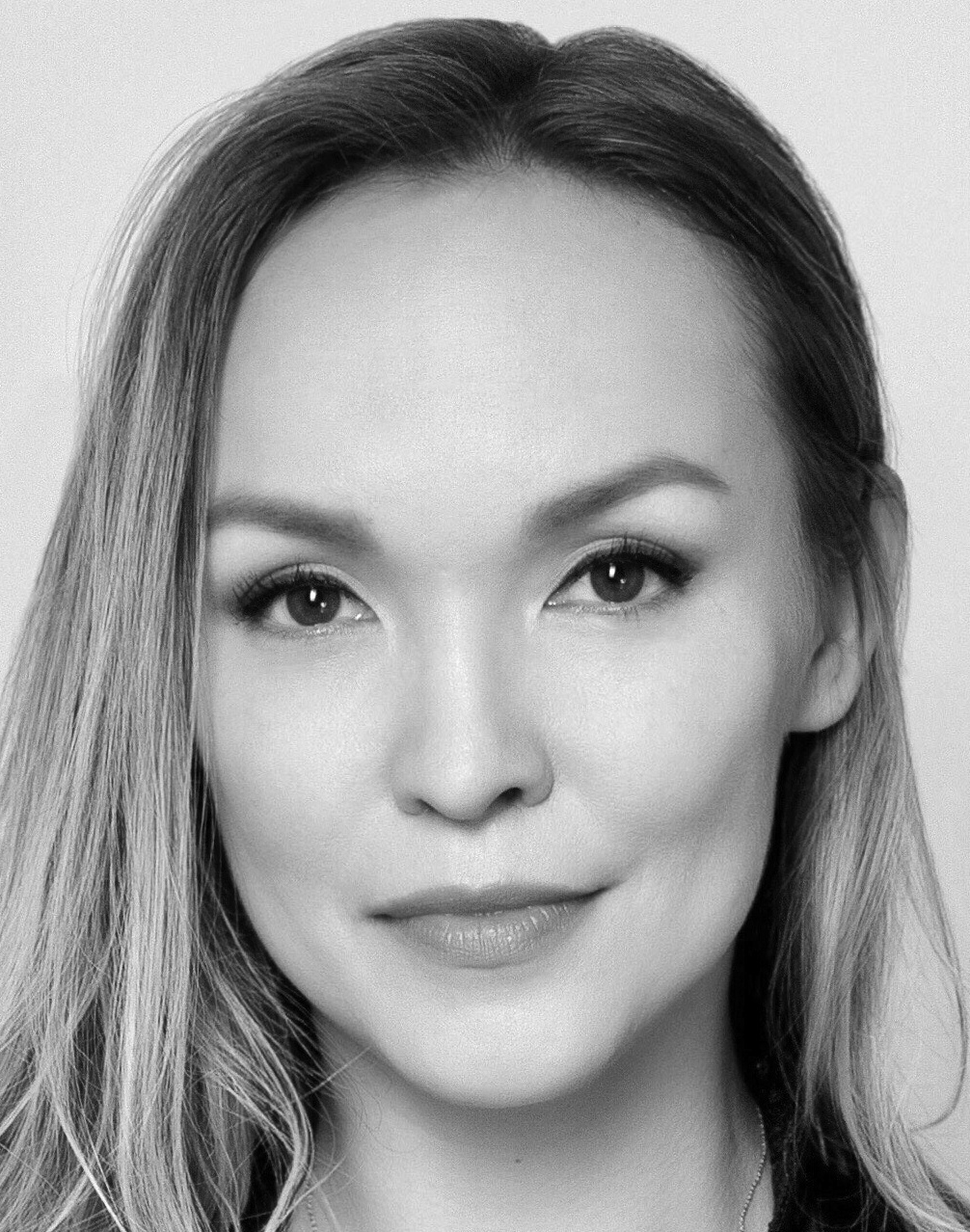 Nicci Claspell (Performer)