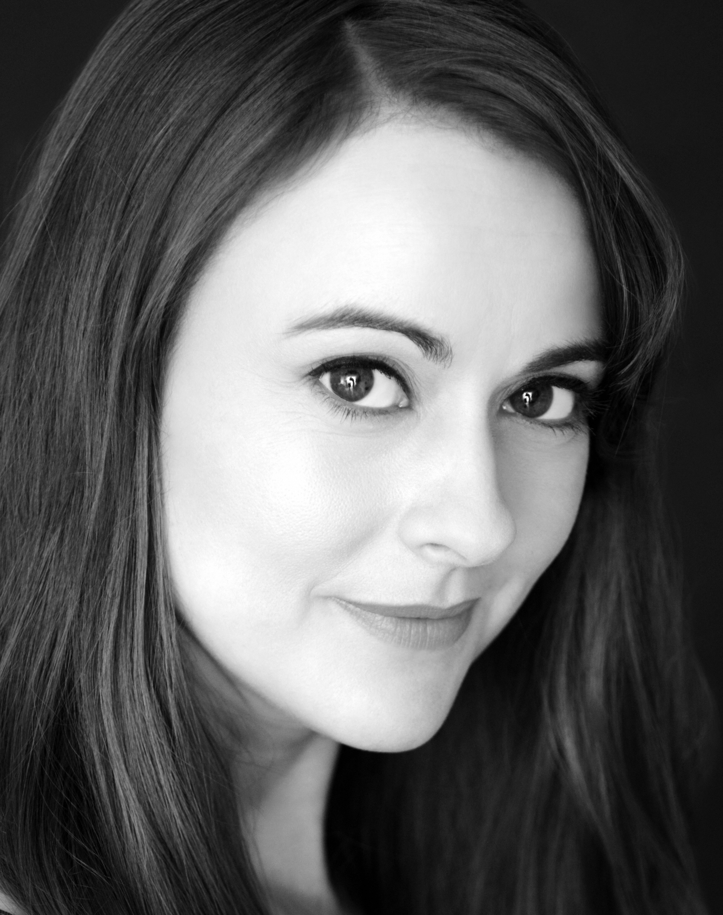 Sara Topham (Performer)