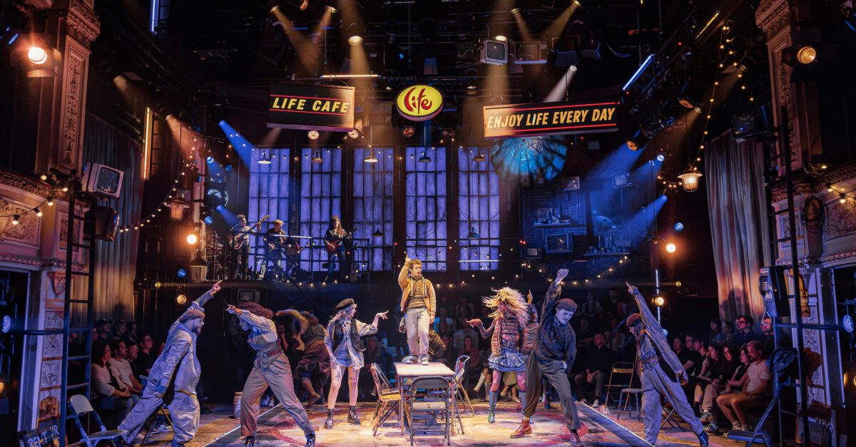 Photo : Playbill Rent revient dans le West End avec Gaten Matarazzo